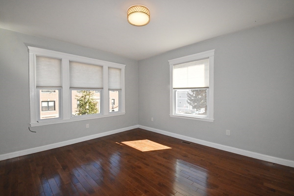 28-30 Schuyler, Roxbury