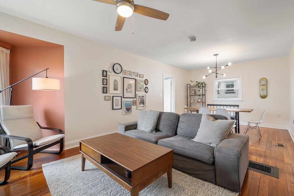 62 Park Ave, Winthrop