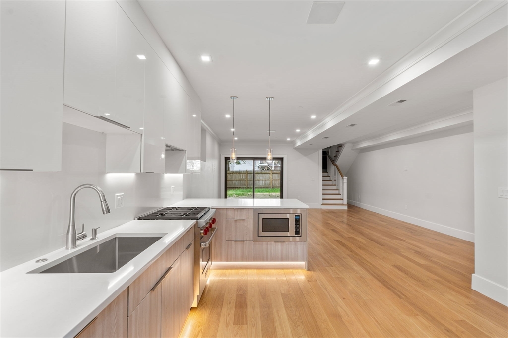 31 Mercer St, South Boston