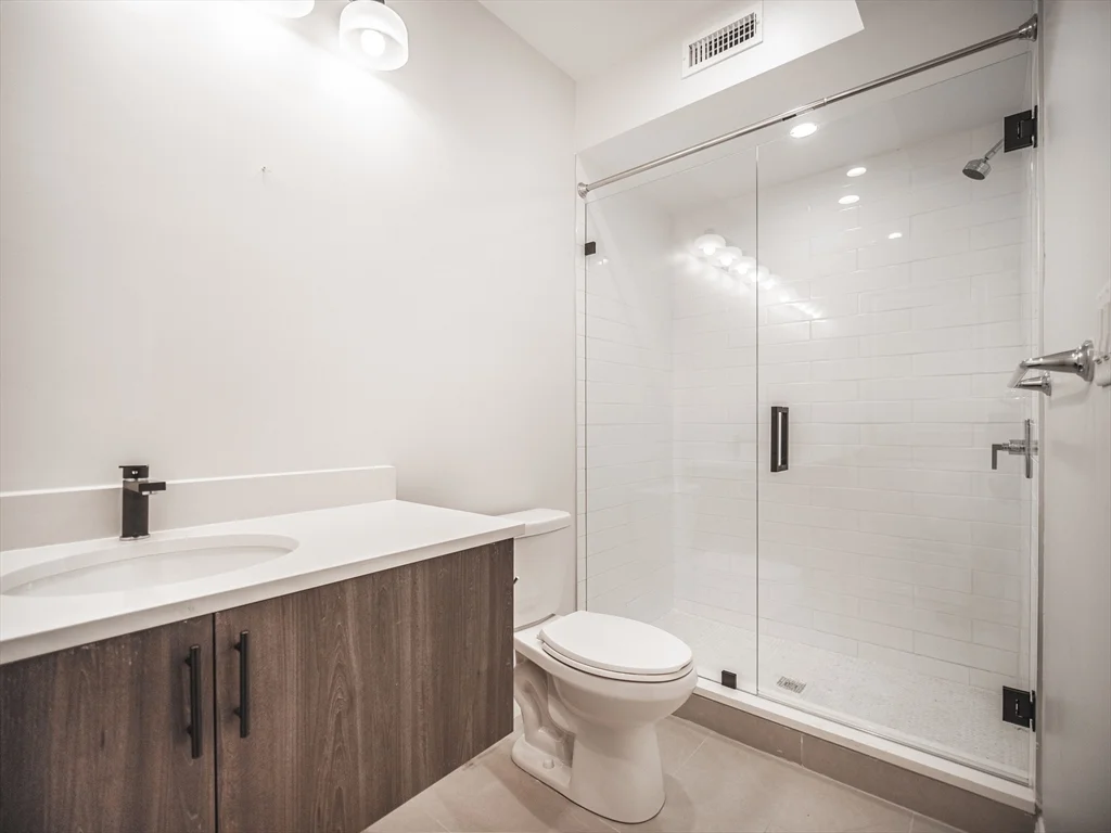 194 Havre St, East Boston