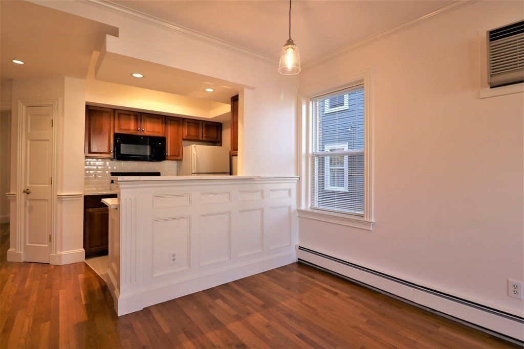 30 Upland Rd, Neighborhood Nine