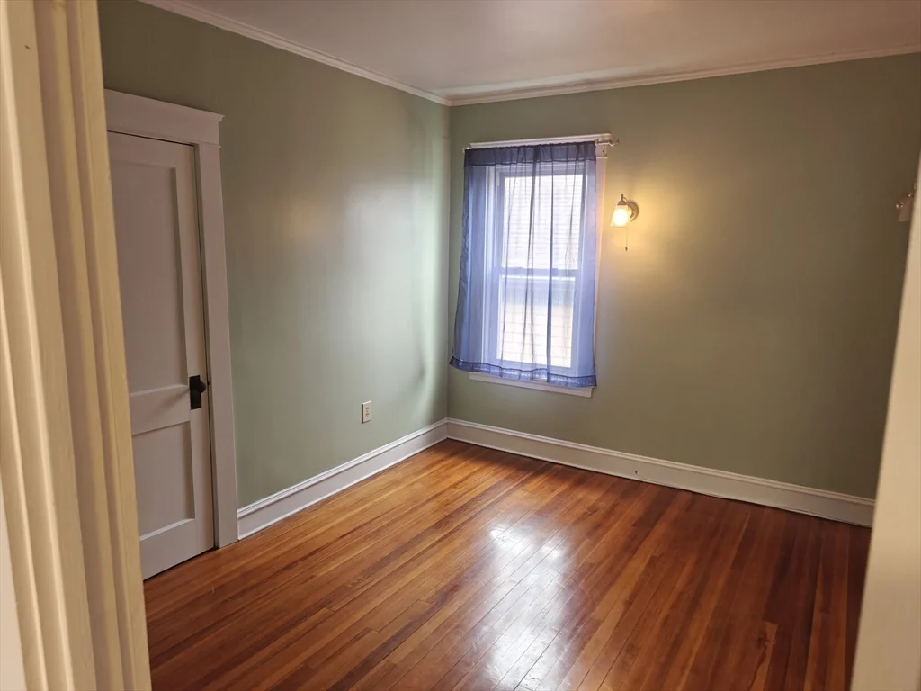 452 Osborn St, Fall River