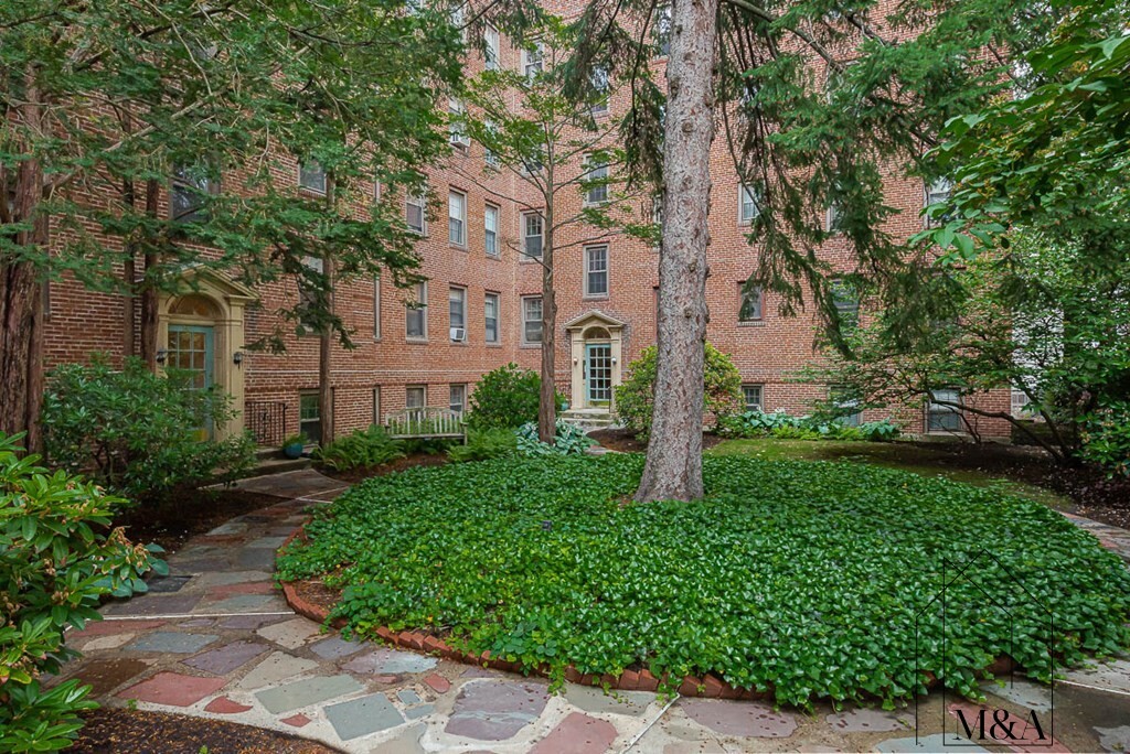 12 Ware St, Mid-Cambridge