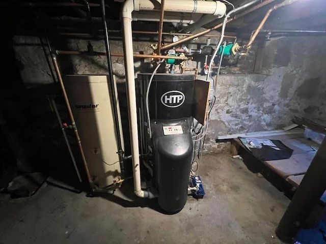 1657 Meridian, Fall River