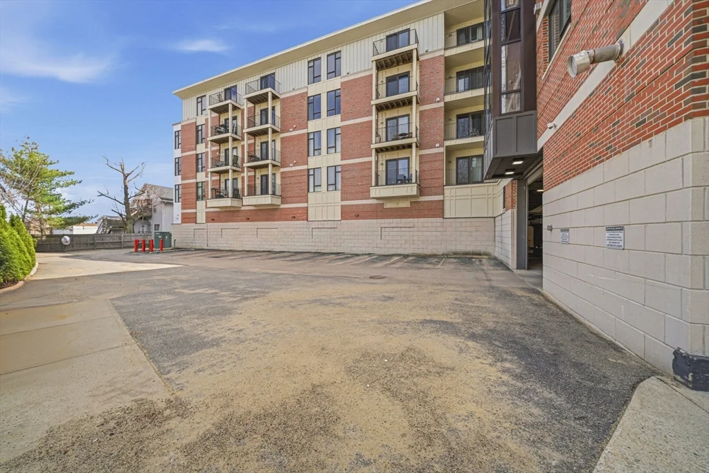 533 Cambridge St, Allston