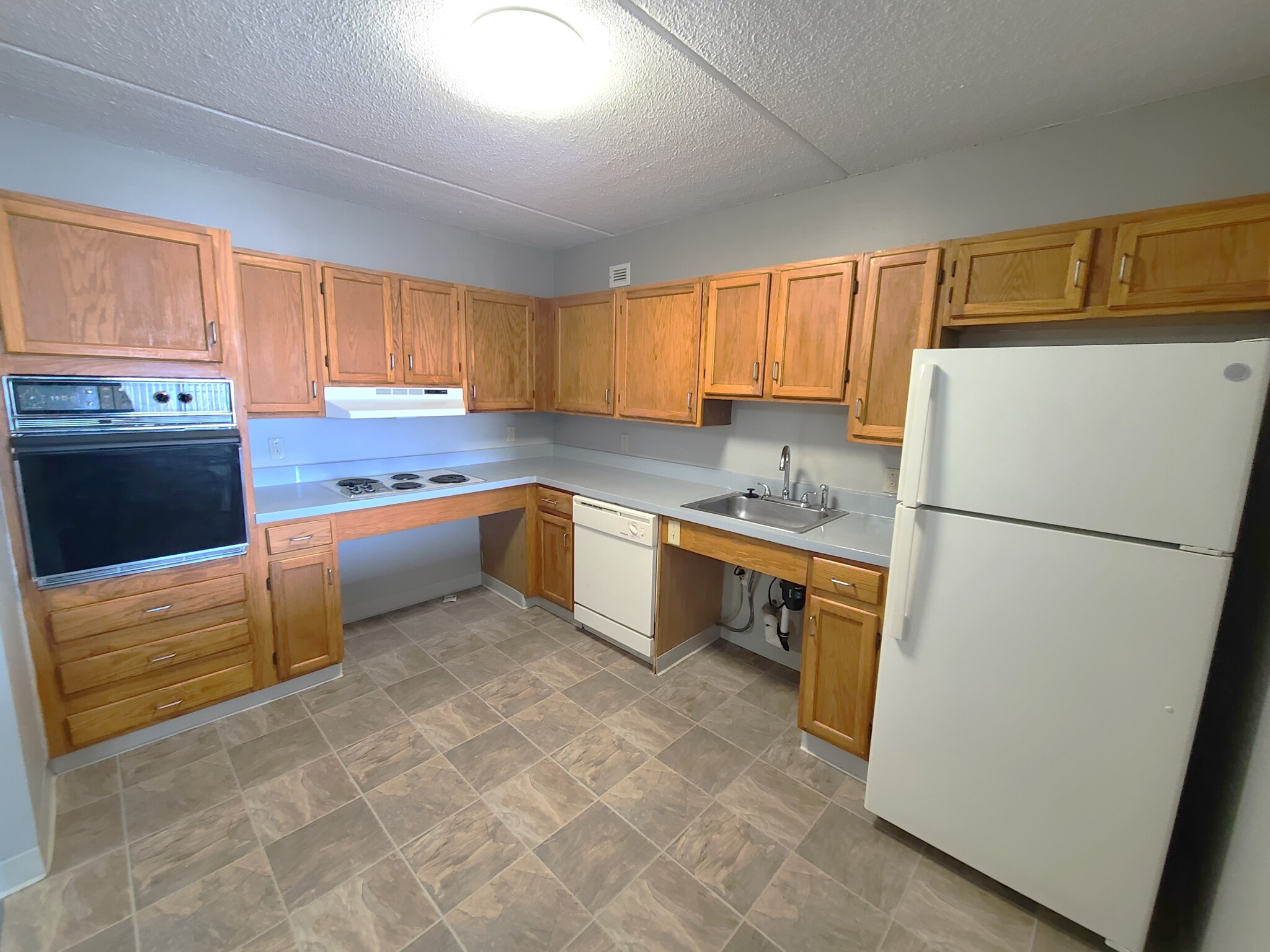 65 North Point Dr, Dorchester