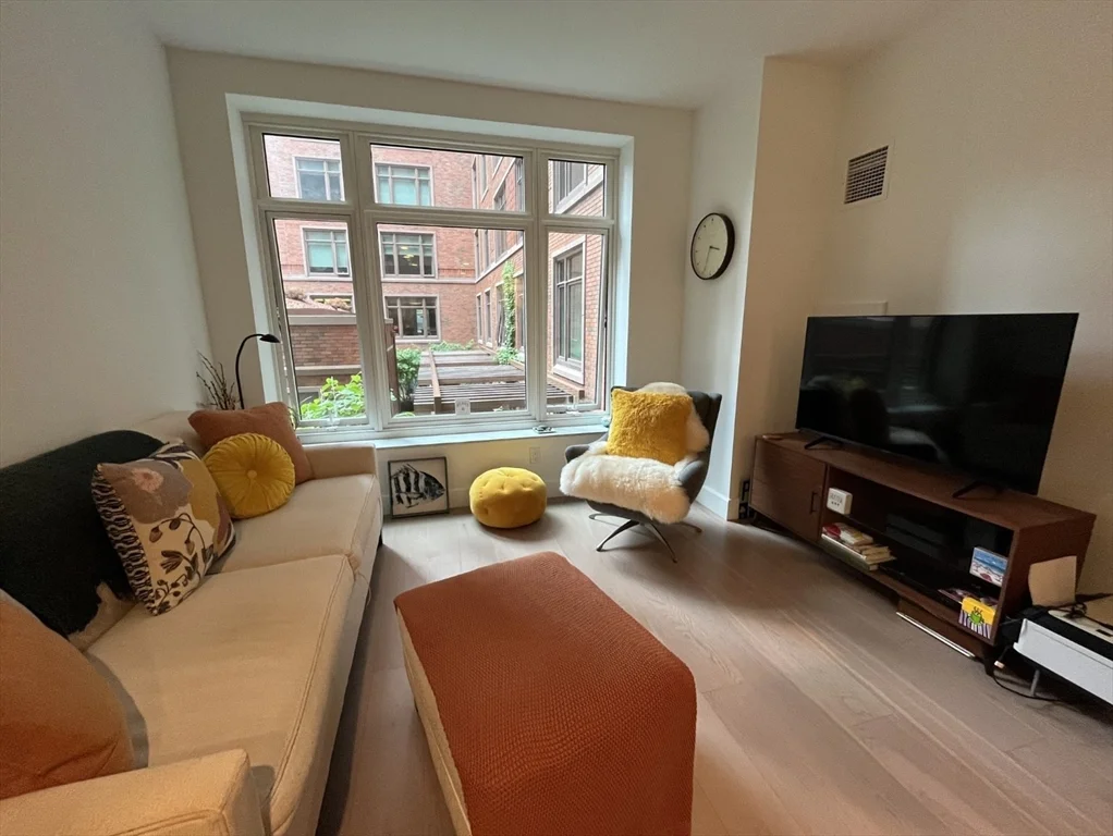 100 Lovejoy, West End