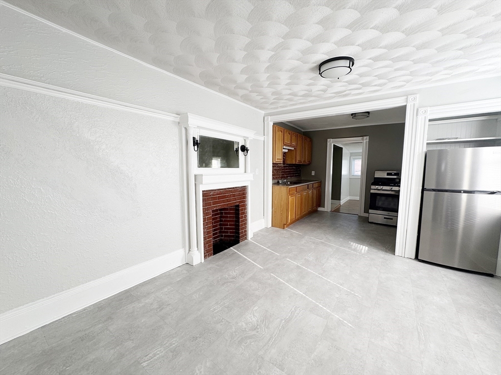 19 Saratoga St, East Boston