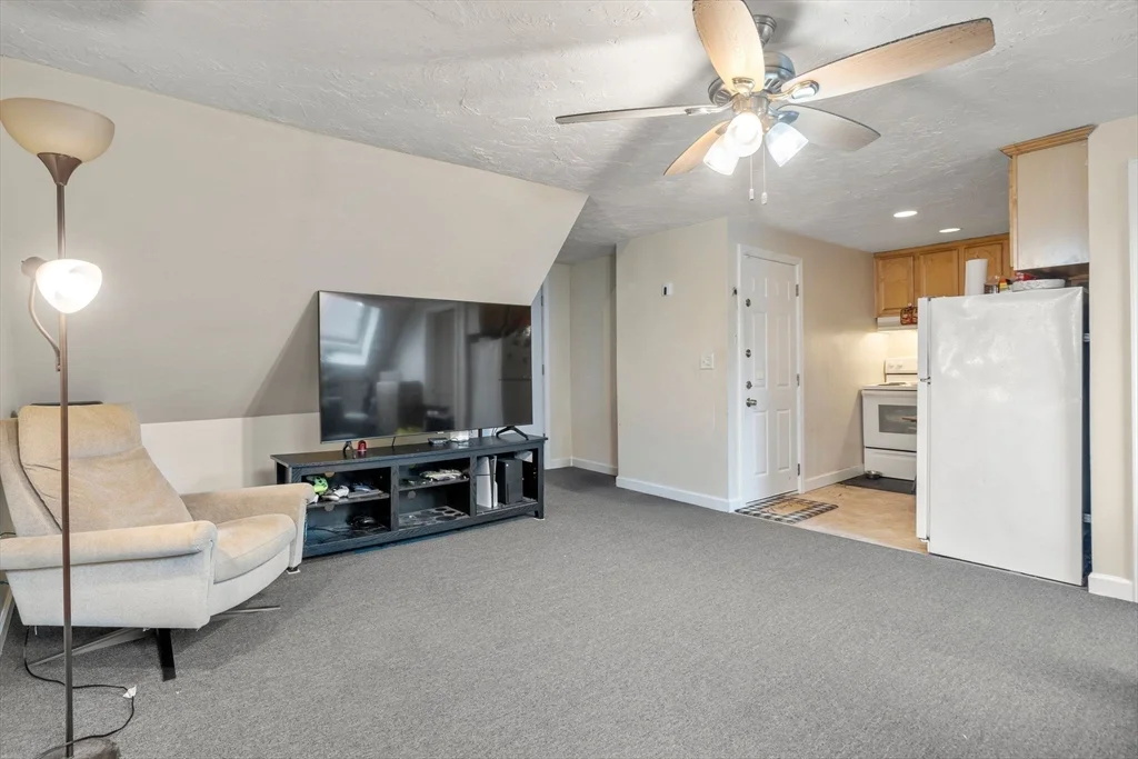 10 Holman St, Attleboro