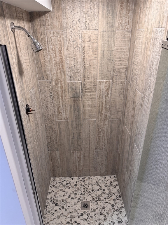 21 North Main St, Avon