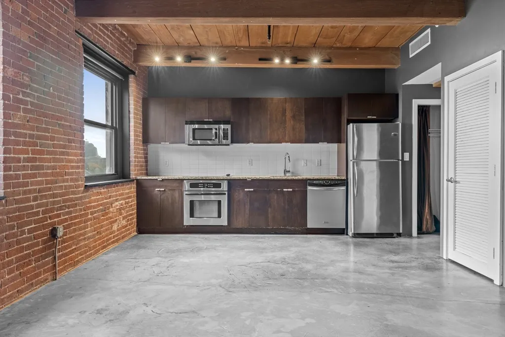 90 Wareham St, South End