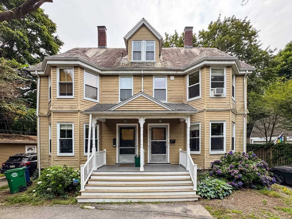 11 Maple Cir, Newton