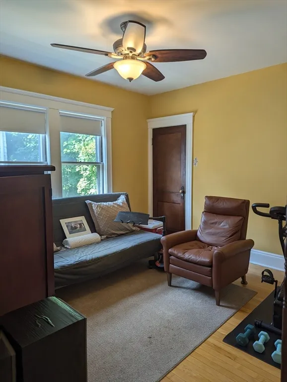 17 Commonwealth Rd, Watertown