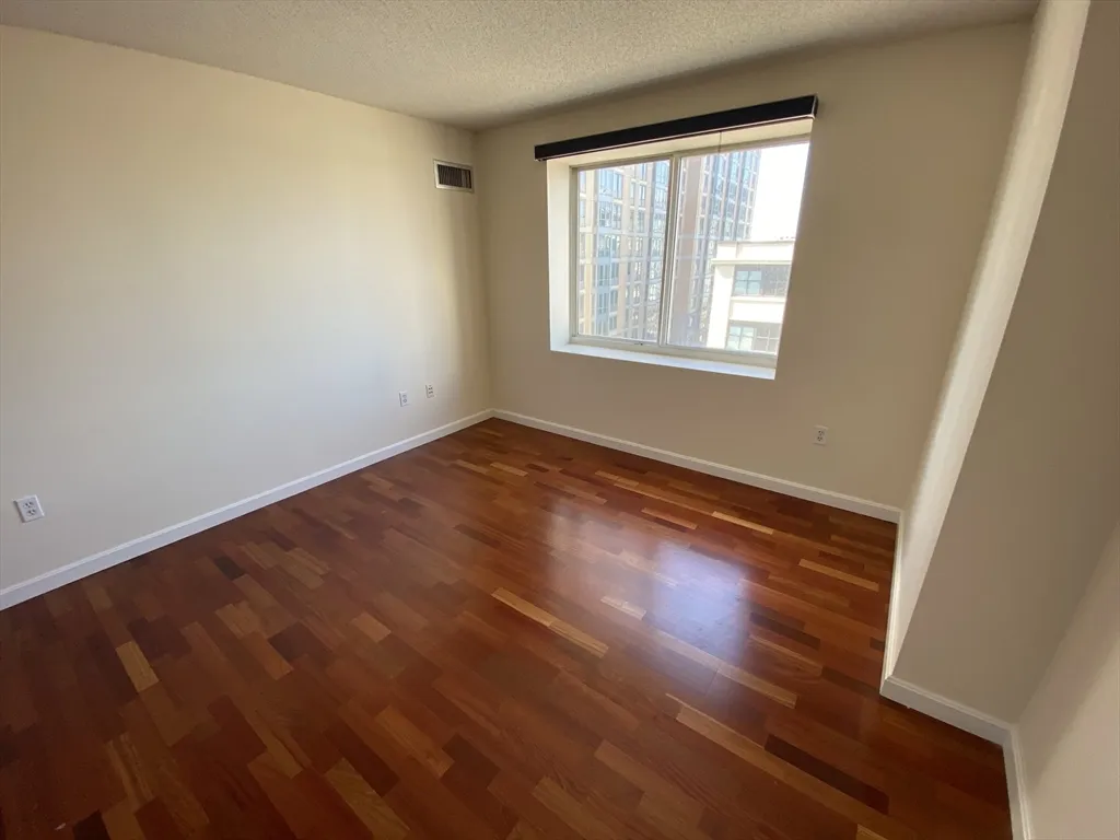 8 Museum Way, East Cambridge