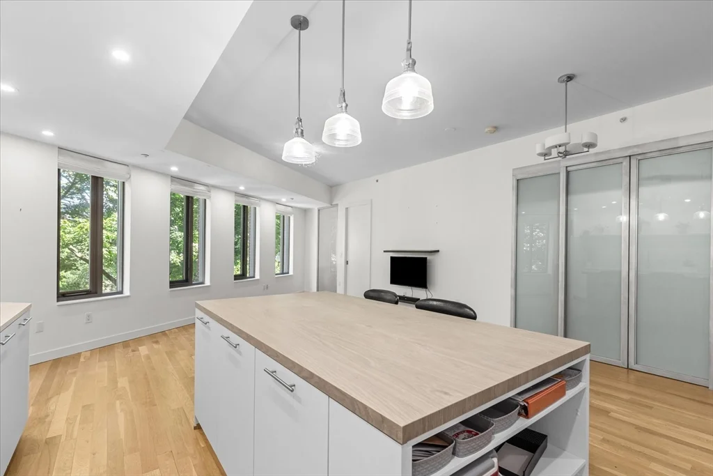 1313 Washington, South End
