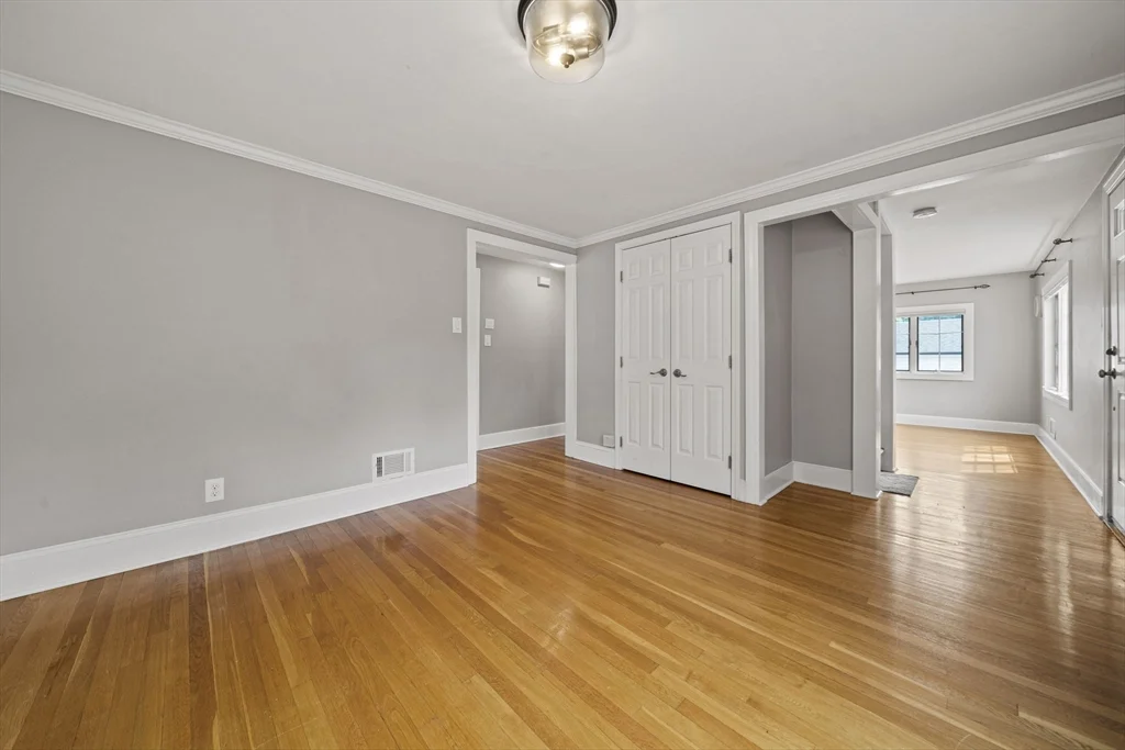 28 Hillside Ave, Stoneham