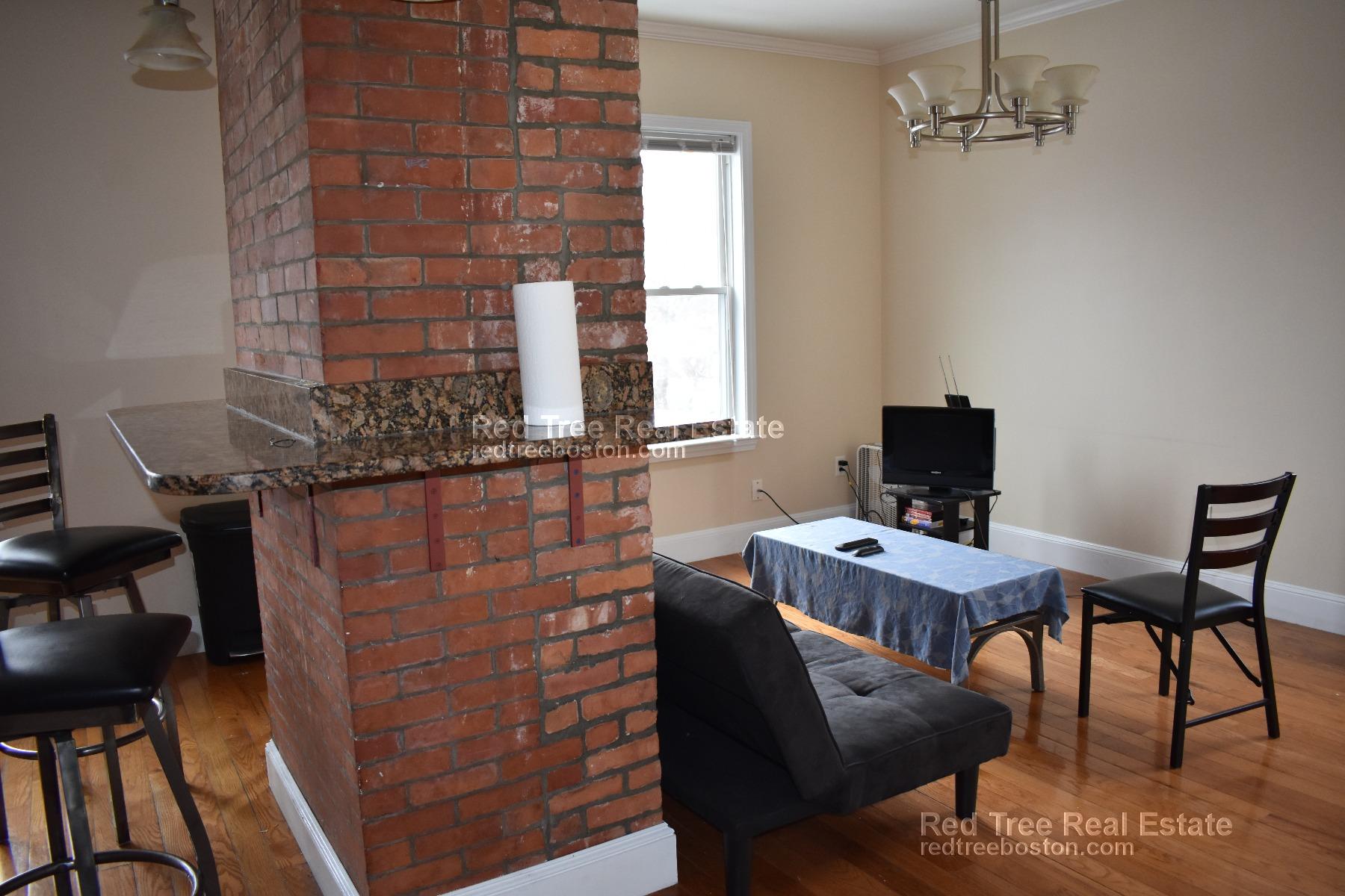 30 Circuit St, Roxbury