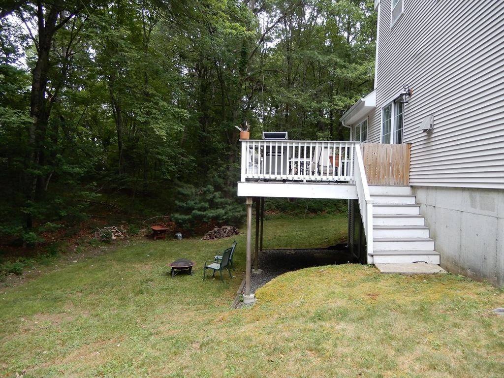 5 Bradshaw Ln, Foxboro