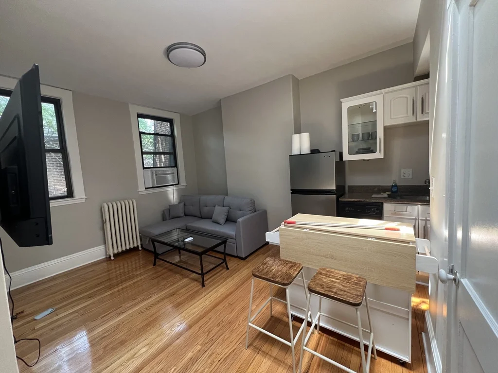 141 Arlington St, Bay Village