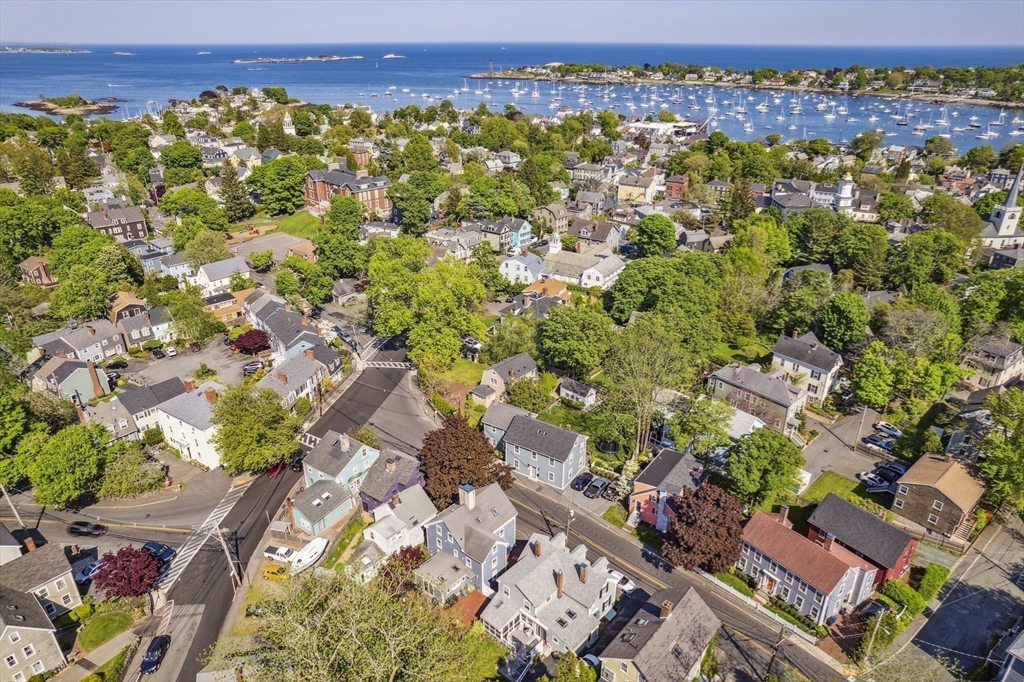 101 Elm St, Marblehead