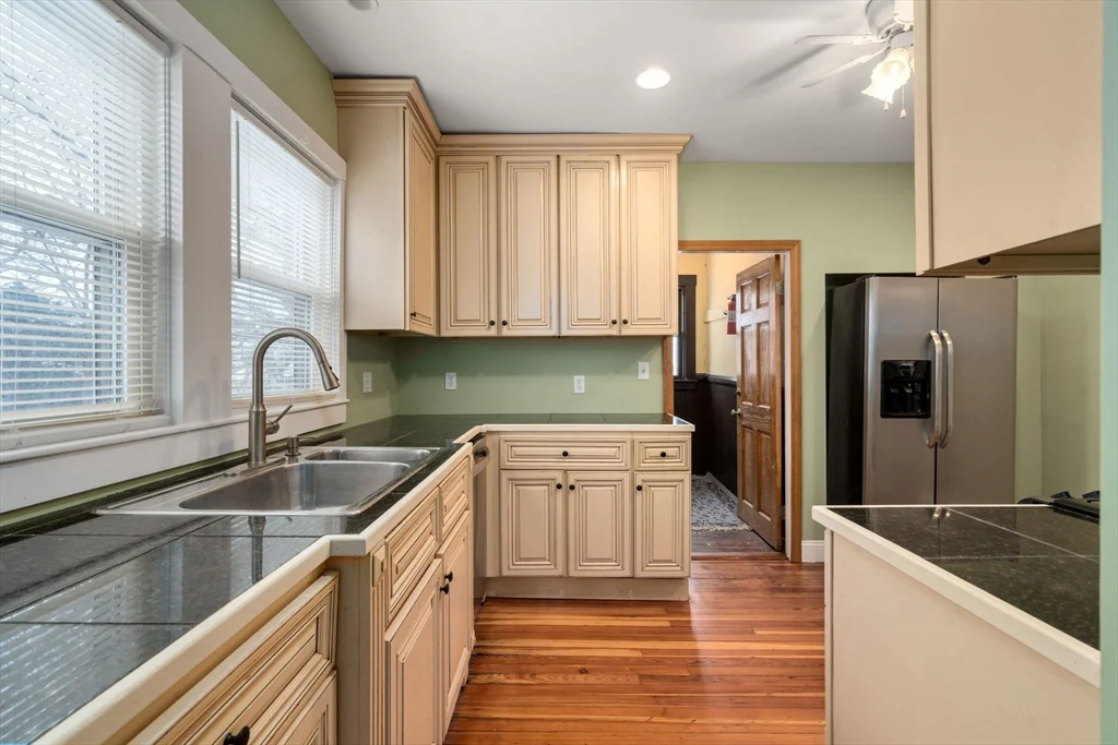 25-27 Lafayette, Fairhaven