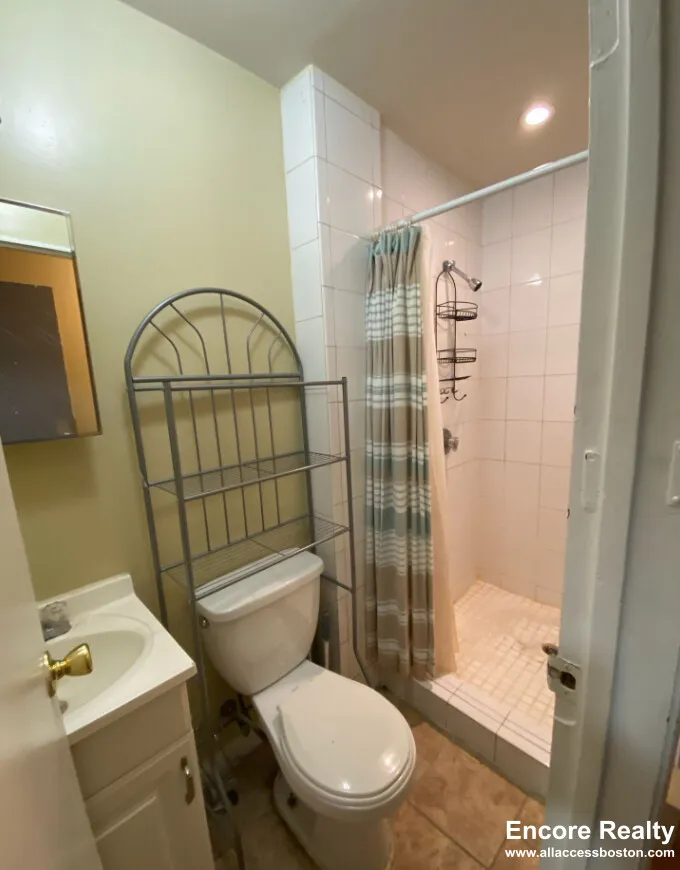 147 Meridian St, East Boston