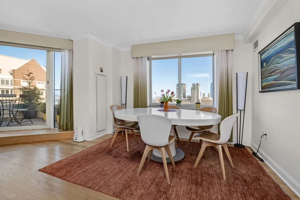 8 Museum Way, East Cambridge