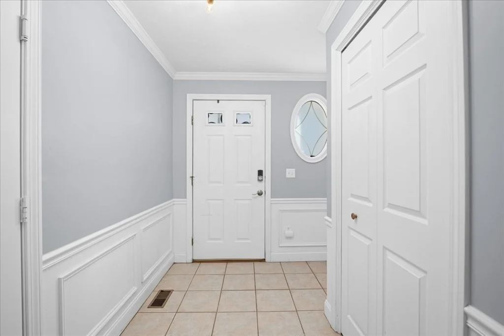 67 N Quinsigamond Ave, Shrewsbury