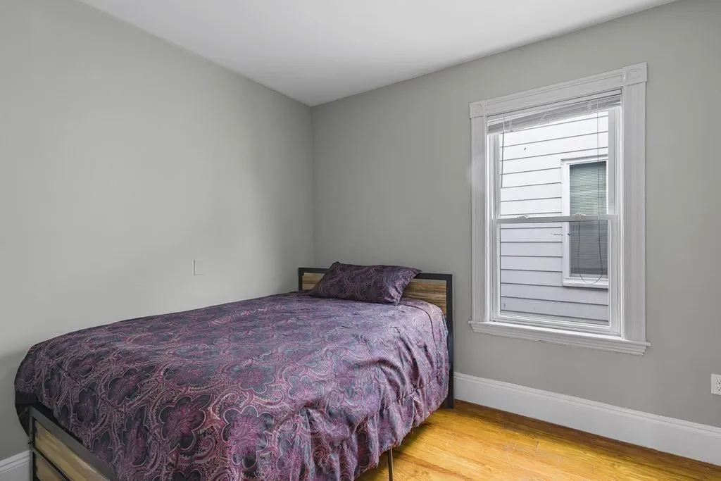 37 Harbor View, Dorchester