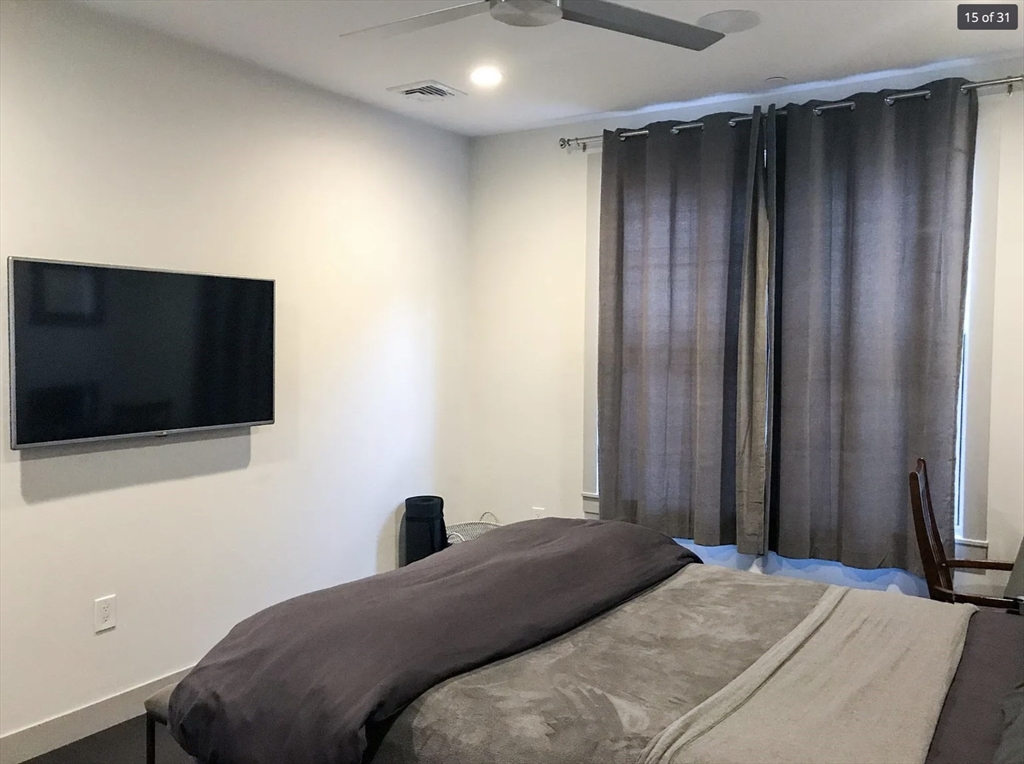 309 E St, South Boston