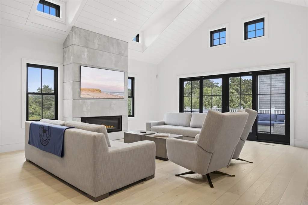 3 Old Mill Ct, Nantucket