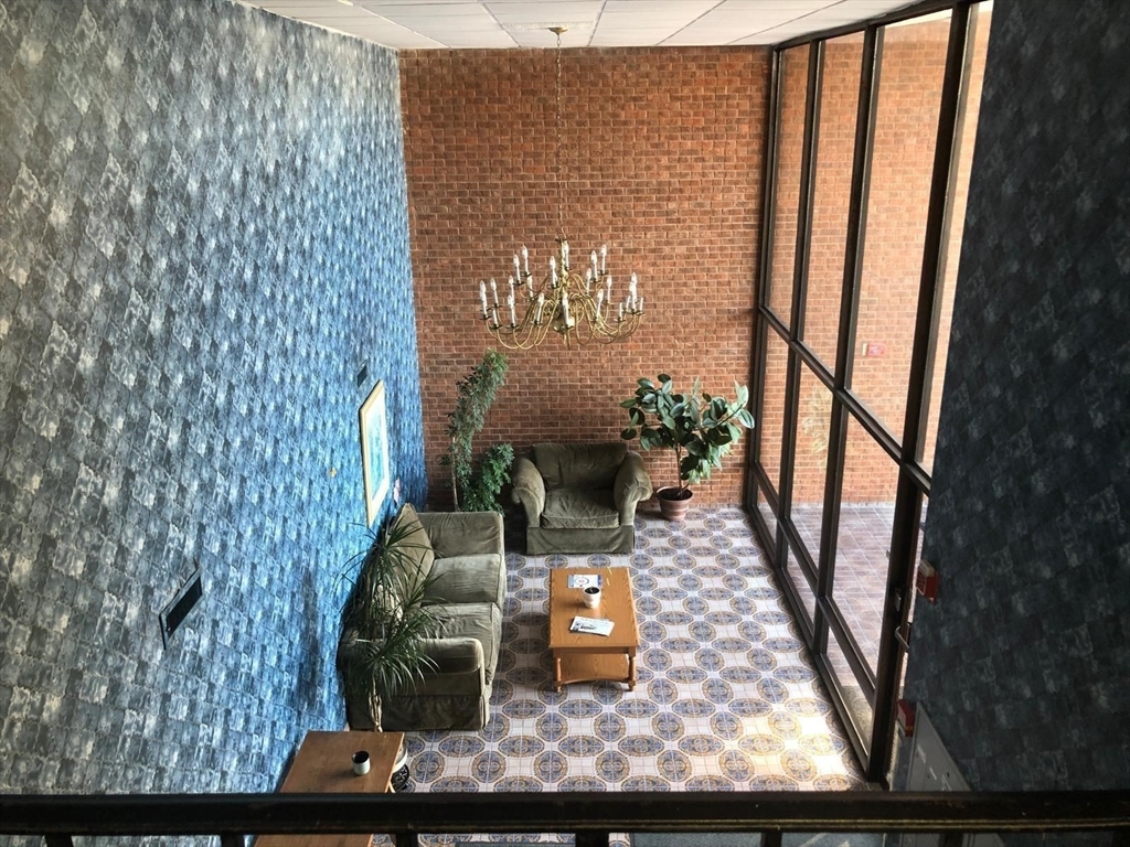 390 Broadway, Winter Hill