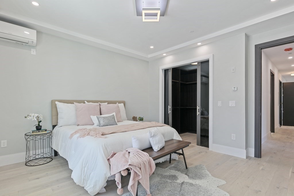 88 Dover St, Davis Square