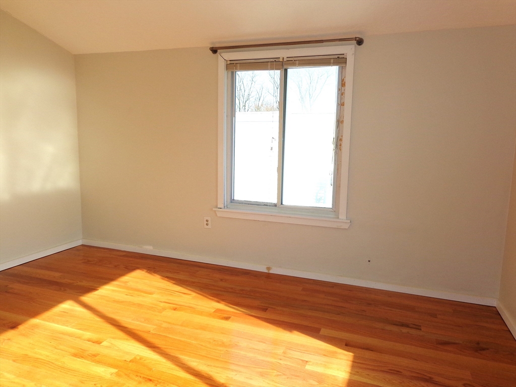 25 Acton St, Watertown