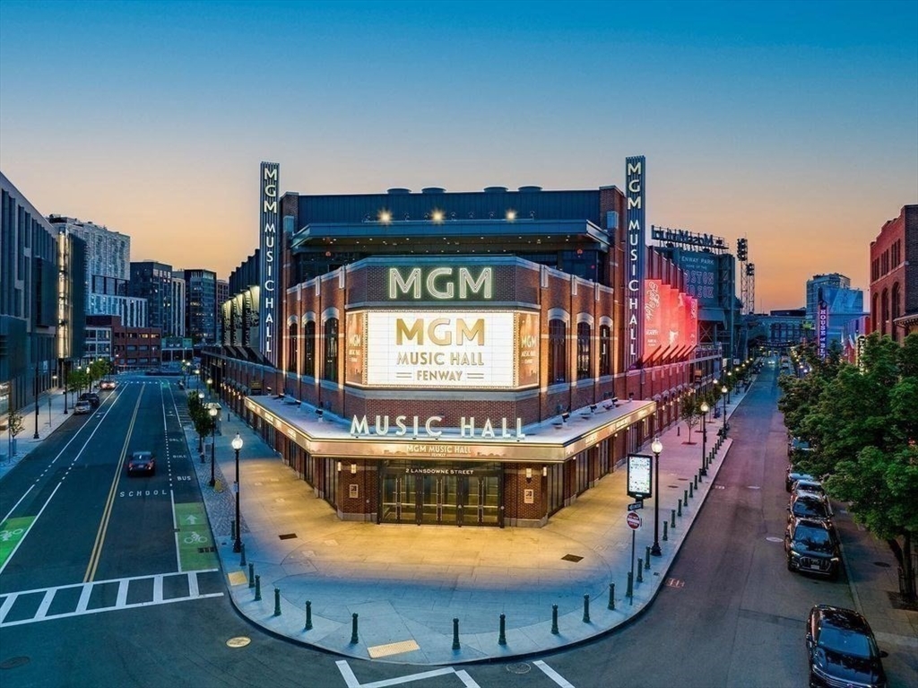 188 Brookline Ave, Fenway