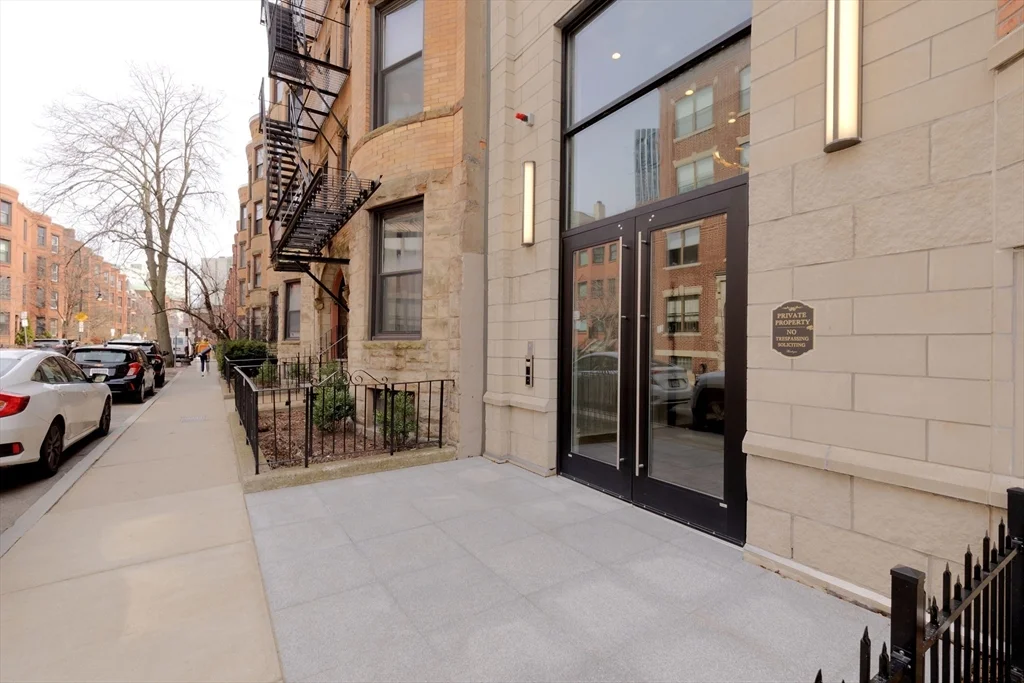 50 Symphony Rd, Fenway