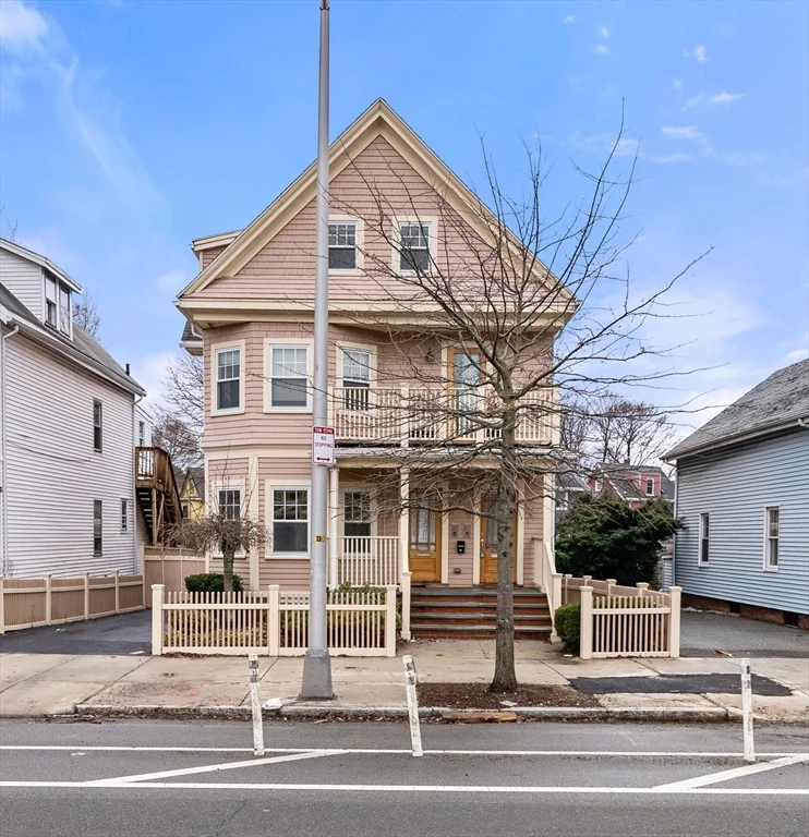 2536 Massachusetts Ave, North Cambridge