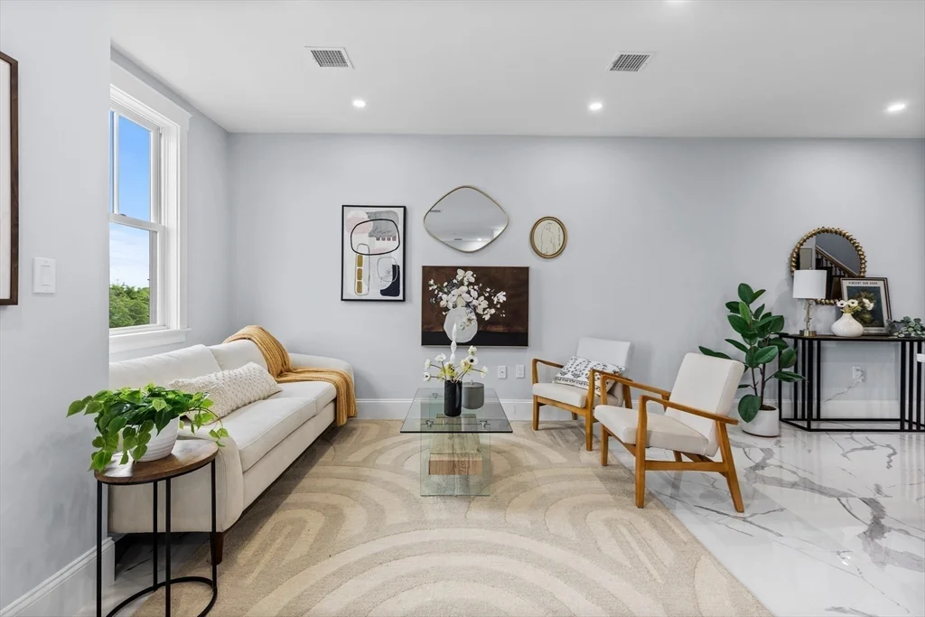 32 Pearl St, Dorchester