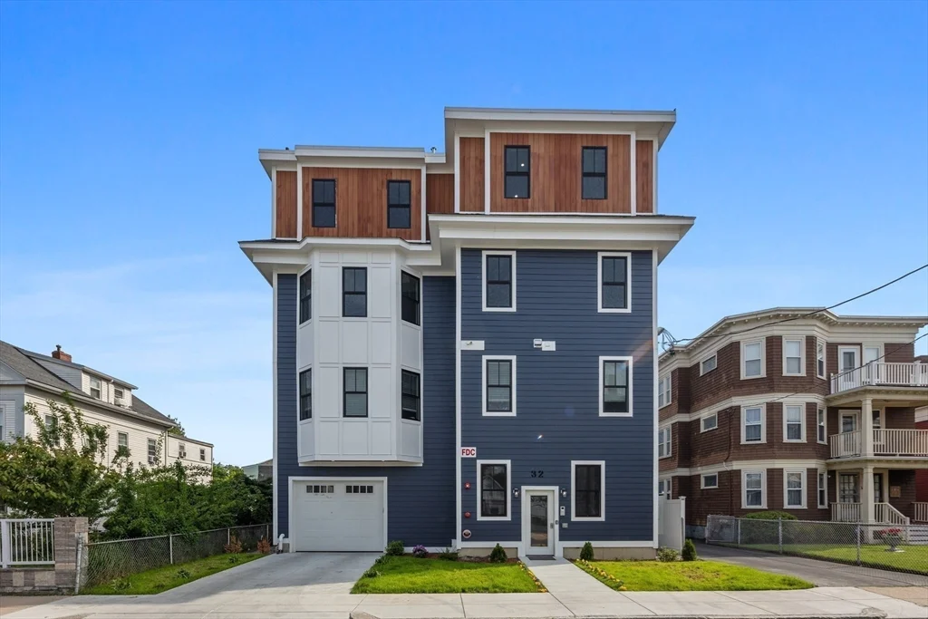 32 Pearl St, Dorchester