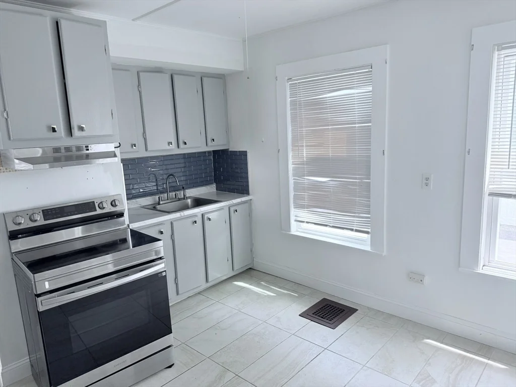 582 Eastern Ave, Lynn