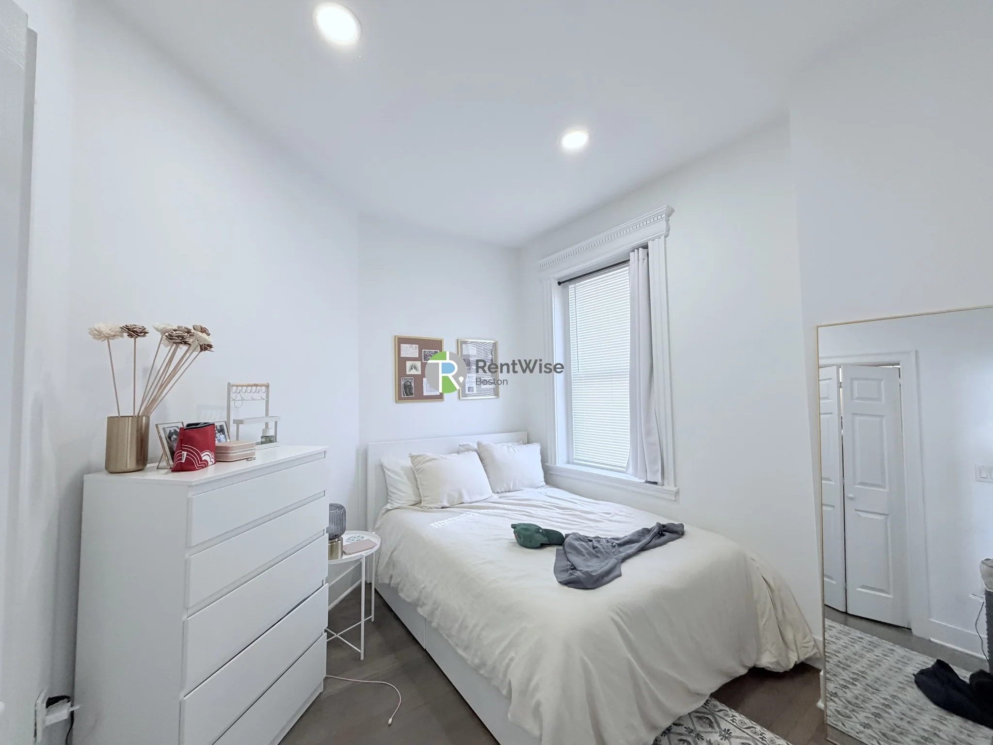 11 Queensberry St, Fenway