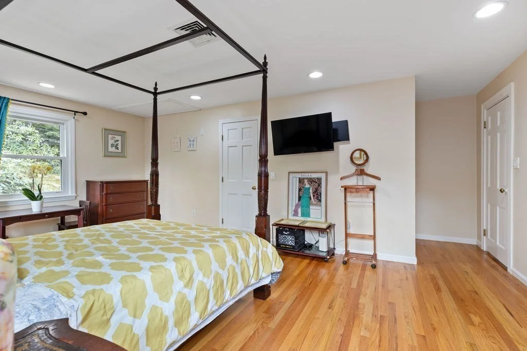 542 Commonwealth Ave, Newton