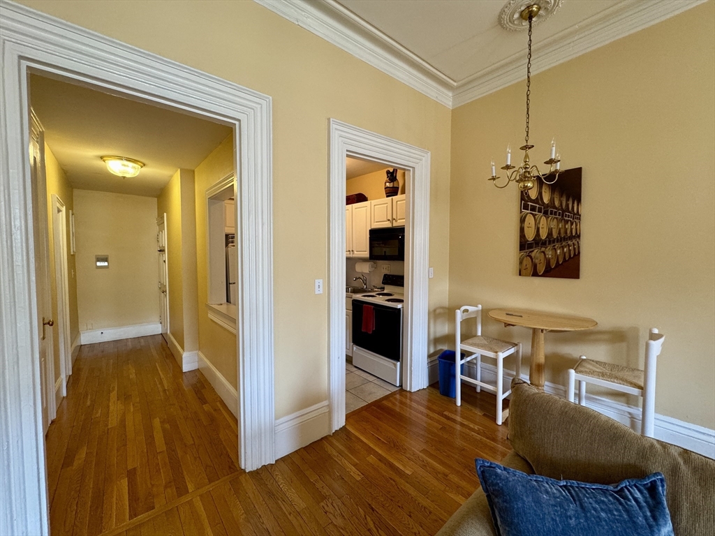 169 Beacon St, Back Bay