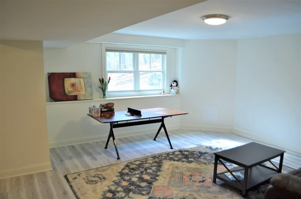 92 Johnson Woods Dr, Reading