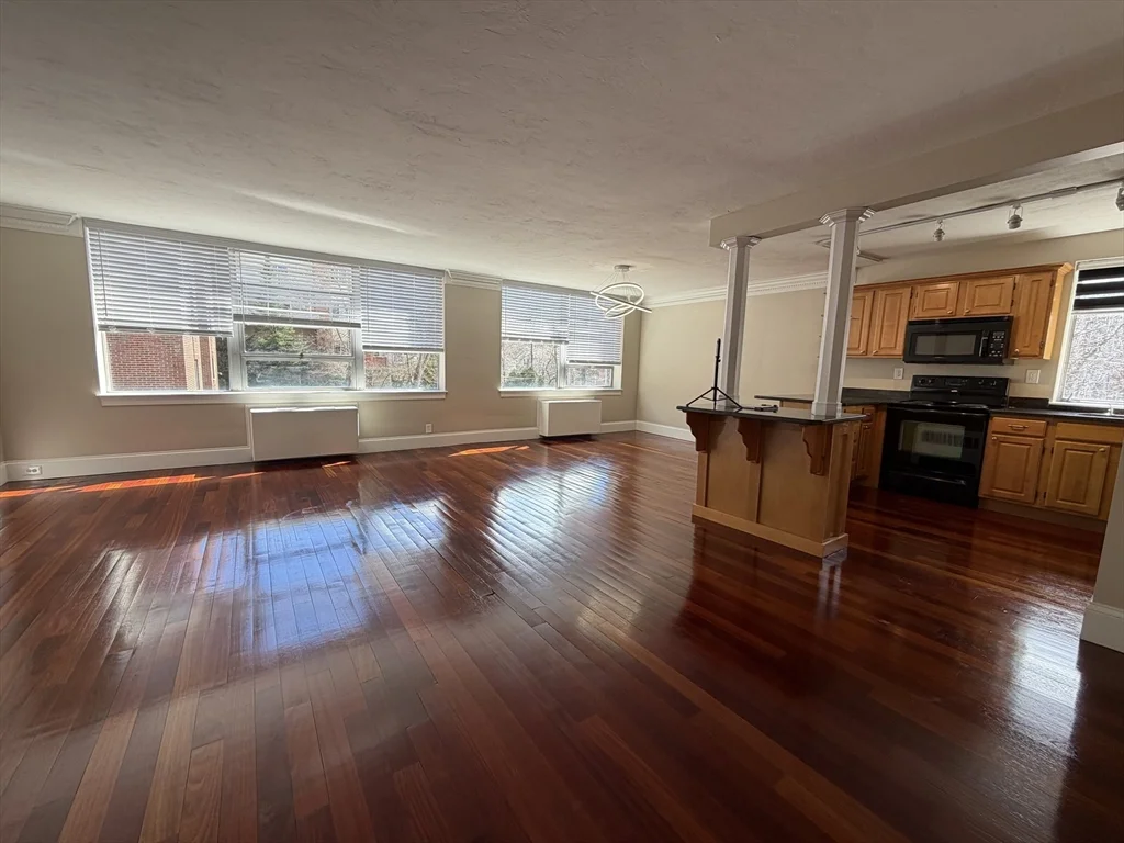 2 Hamond Pond Pkwa, Newton