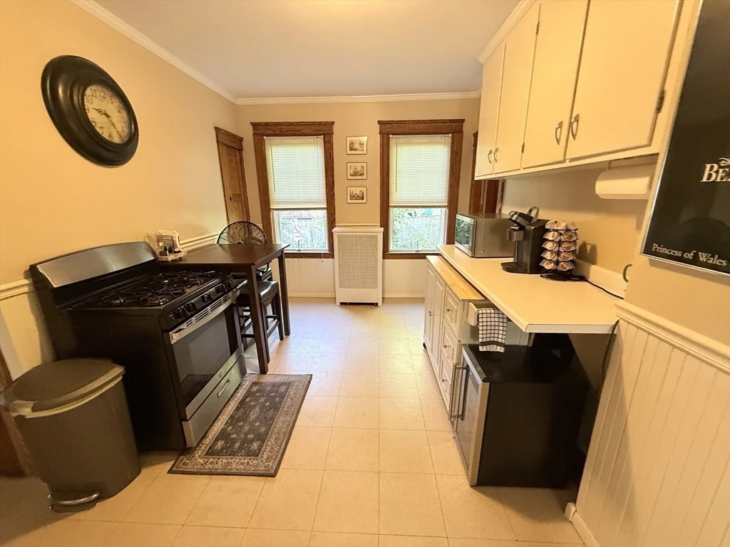 9 Underwood St, West Side