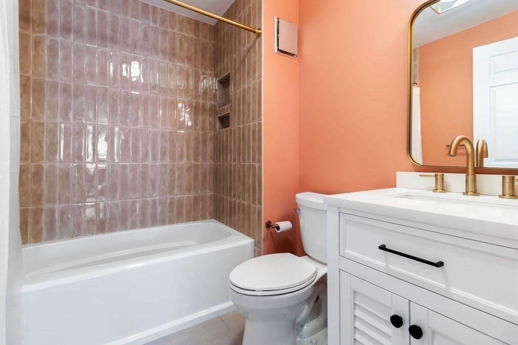 29 Angela Ln, Watertown