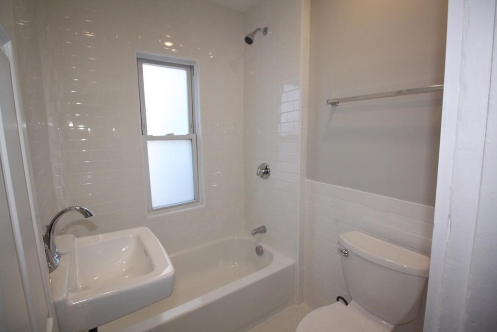 12 Albion Pl, Charlestown