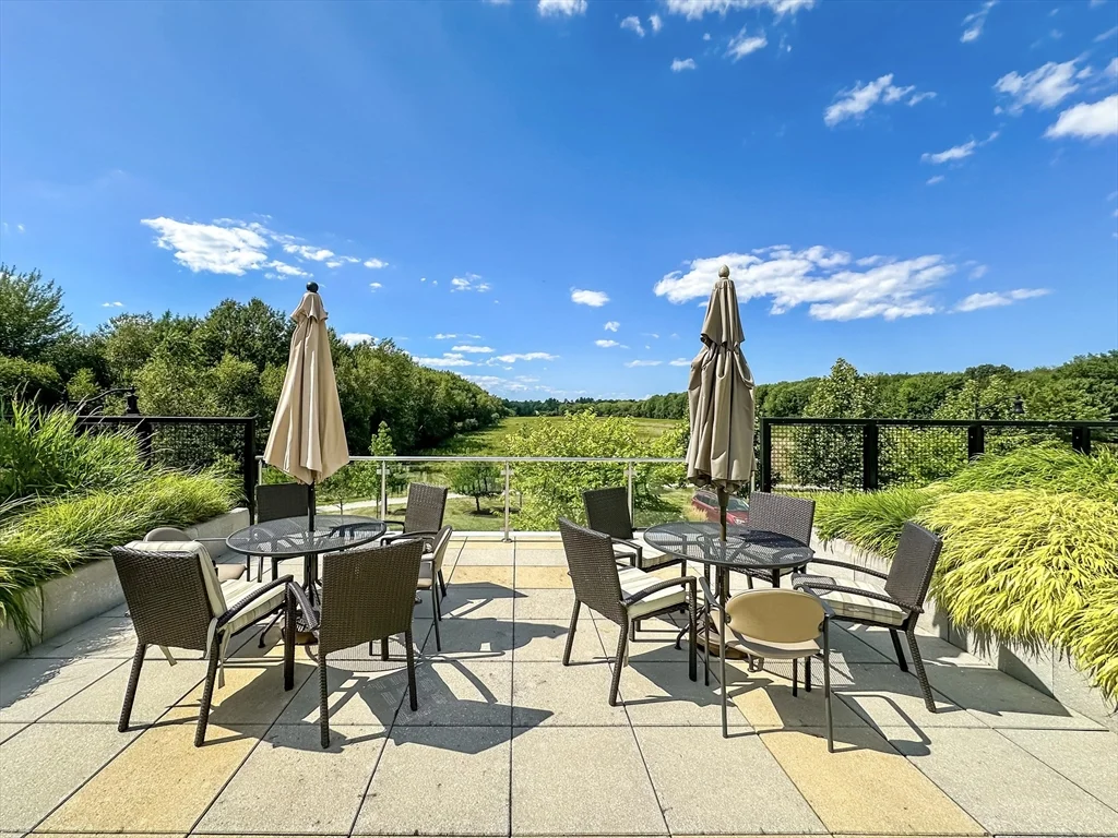 25 Stonehaven Dr, Weymouth