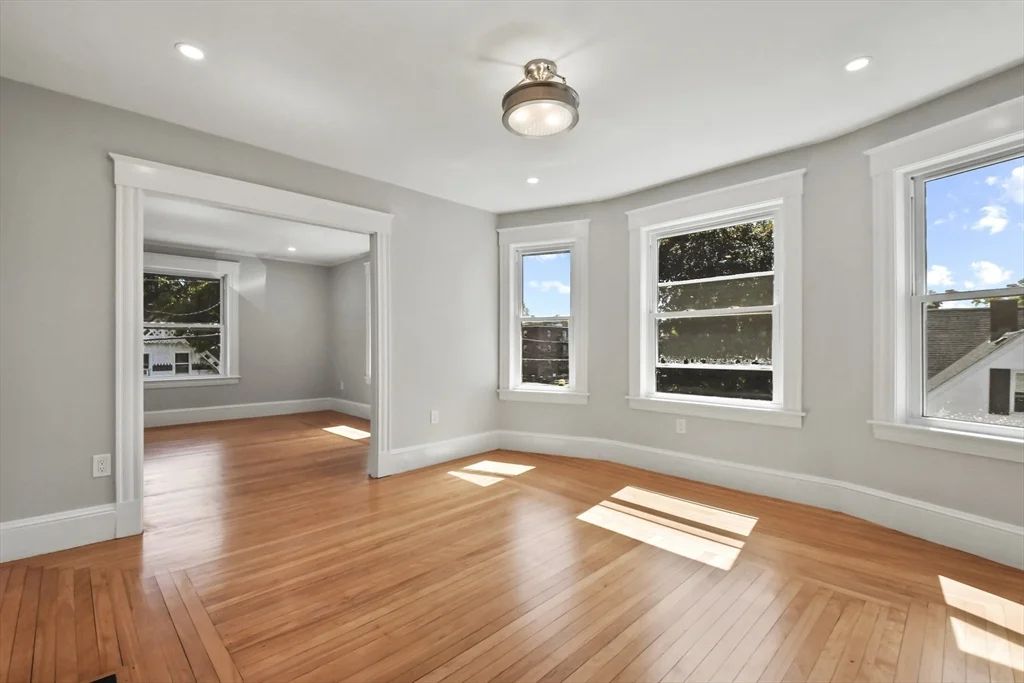 10 Cain Ave, Weymouth